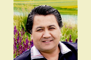 長(zhǎng)篇小說(shuō)獎(jiǎng)：獲獎(jiǎng)作品《時(shí)間悄悄的嘴臉》作者：阿拉提·阿斯木（維吾爾族）         創(chuàng)作感言　　小說(shuō)《時(shí)間悄悄的嘴臉》是我在創(chuàng)作上的一次嘗試。我不知道用這樣的形式，這種陌生的語(yǔ)言、節(jié)奏寫(xiě)小說(shuō)，算不算是創(chuàng)作的正道，因?yàn)樗幌裎乙郧暗男≌f(shuō)，那種很老實(shí)的、聽(tīng)話(huà)的形式和節(jié)奏。在時(shí)間的游說(shuō)下，那種且聽(tīng)下回分解式的寫(xiě)法不存在了。