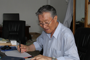 長(zhǎng)篇小說(shuō)獎(jiǎng)：獲獎(jiǎng)作品《信仰樹(shù)》作者：烏·寶音烏力吉（蒙古族）         創(chuàng)作感言　　在創(chuàng)作長(zhǎng)篇小說(shuō)《信仰樹(shù)》時(shí)，尊敬的扎老師當(dāng)年的預(yù)言仍然鼓勵(lì)著我。我想，把預(yù)言、夢(mèng)想變?yōu)楝F(xiàn)實(shí)時(shí)，需要勤奮、信念和不斷的學(xué)習(xí)。在文學(xué)創(chuàng)作方面，如果說(shuō)蒙古族文化遺產(chǎn)和宗教信仰是栽培我的“信仰樹(shù)”的土壤的話(huà)，不斷地讀書(shū)學(xué)習(xí)是使它成活和成長(zhǎng)的人為因素。