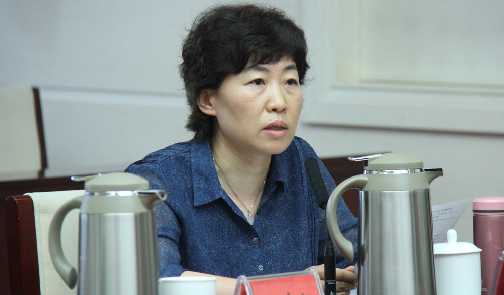 駿馬獎(jiǎng)評(píng)獎(jiǎng)辦公室副主任趙寧在第一次全體會(huì)上就評(píng)委分組情況及會(huì)務(wù)注意事項(xiàng)作了說(shuō)明