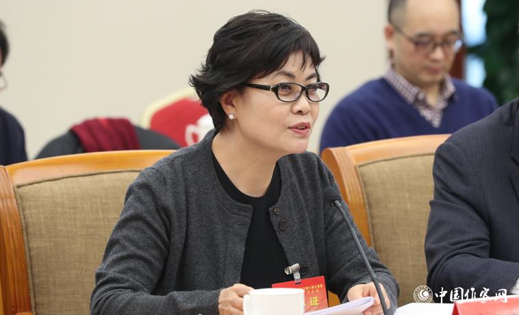 11月28日，鐵凝主持中國作協(xié)八屆十一次主席團會。