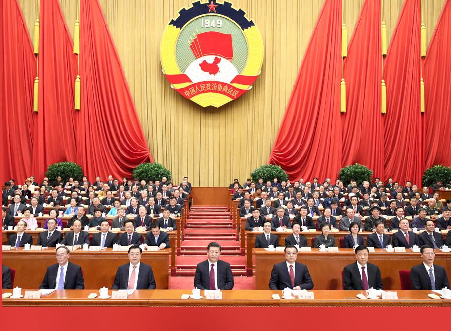 習(xí)近平、李克強(qiáng)、張德江、劉云山、王岐山、張高麗在主席臺(tái)就座