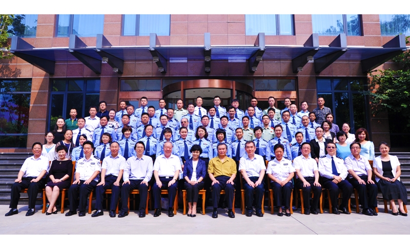 魯迅文學(xué)院第二十三屆高研班學(xué)員名單　劉美蘭　邢　瑜　邵江紅　朱凱芝　王　娟　曠胡蘭　王紅心　謝沁立　劉江紅　李　陽　韓秀媛　劉曉霞　王陸陸　梁乃丹　黎冬桂　聶　耶　陳慶思　田　湘　劉慶玉　耿一東　李德合　張運(yùn)修　周孟杰　朱東鍔　周　旋　陳偉生　朱建平　郭海濱　孫星峰　石天祥　王永林　初曰春　鄧四林　趙德印　梁路峰　楊元禮　張運(yùn)雁　顏永江　胡　杰　鄧醒群　王志云　張　弛　王旗軍　賈新成　孫可智　趙　健　宋占宇　王向明