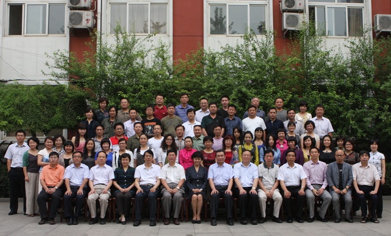 魯迅文學(xué)院第十四屆高研班學(xué)員名單　周曉楓　石松茂　孫　輝　何小燕　劉建東　韓思中　尉　然　王秀梅　王宗坤　張　渺　黃靈香　孫學(xué)麗　應(yīng)湘平　趙福成　黃孝陽　李鳳群　丁　利　歐陽娟　苗秀俠　王玲兒　練建安　毛　娟　彭曉玲　魏　微　潘瑩宇　蔡　葩　胡性能　郭嚴(yán)隸　次　旦　央　宗　龍志敏　高　鴻　鄒弋舟　熊紅久　戴江南　張毅靜　曹宏波　劉永濤　才　凡　張玉成　杜文娟　朱玉華　秦錦麗　郭金龍　尹順國　辛　茹　盧一萍　阮德勝　馬　娜　周　迅　汪　洋