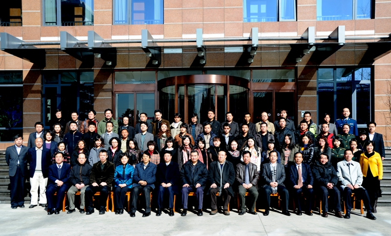 魯迅文學(xué)院第十五屆高研班學(xué)員名單　馮嘯然　季曉涓　徐則臣　余　馨　張小偉　楊全喜　忻尚龍　王常芳　恩克哈達(dá)　洪　英　劉政波　葉麗雋　劉建國　李新勇　楊曉華　樊建軍　趙　蓉　王少兵　陳婷筠　鄭　朋　李　剛　余　思　符　國　?！巍∫怼±睢√m　宋　燕　曹　永　丁德文　郭曉琦　朱子青　楊　詠　傲　登　王　暉　李金桃　劉　亮　李　煒　徐　峙　鮑　捷　鄒元輝　呂　錚　王　凱　王　甜　趙　雁　姚　摩　邰茂光　朱文穎　王新軍　肖江虹　斯繼東　陶麗群　曹　瀟