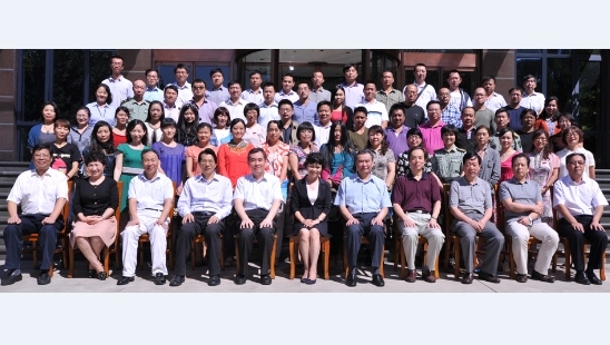 魯迅文學(xué)院第二十一屆高研班學(xué)員名單　張瑞江　霍　君　張冠仁　杜雅熙　于忠輝　張樂朋　孫青瑜　邢慶杰　郭巖君　賀　穎　高鵬程　薛喜君　杜懷超　于德北　王彥山　項(xiàng)麗敏　郭晶晶　蔡偉璇　余　紅　林漢筠　潘小樓　王海雪　黎明泰　姜東霞　張　芳　趙　殷　程　靜　牛宏岐　楊　鵬　黃文生　劉　雯　葛瑞英　李　云　呂天林　孫大順　任海青　李　蚌　嚴(yán)　榮　楊獻(xiàn)平　鐘法權(quán)　贊　歌　孫學(xué)軍　蔡曉航　羅　英　李慶和　向　娟　曹　毅　聶勒希顧　尼瑪次仁　扎西東主