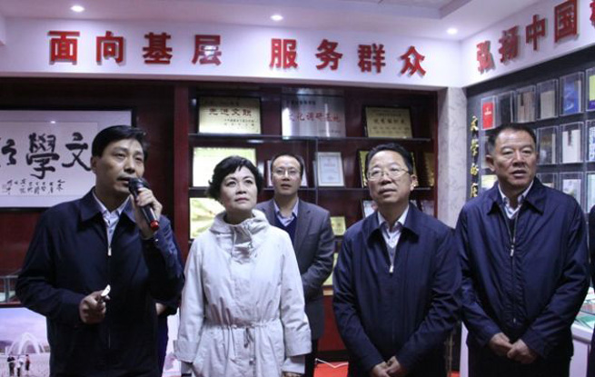 中國作協(xié)“文學(xué)照亮生活”全民公益大講堂啟動 鐵凝開講第一課