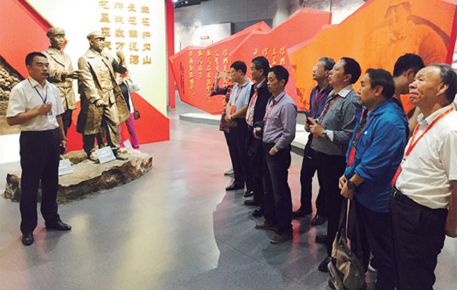 以文學(xué)書寫新時代建設(shè)者的奉獻(xiàn)精神