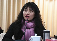 劉艷：批評(píng)何為，并批評(píng)的睿見“剜爛蘋果?銳批評(píng)文叢”意在重構(gòu)中國當(dāng)代文學(xué)批評(píng)的精神和維度，出版社既有勇氣又別具慧眼。[詳細(xì)]