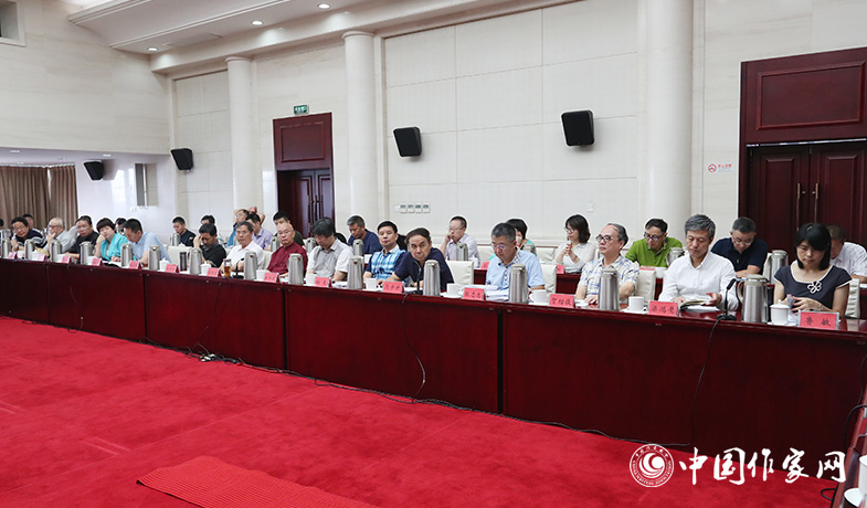 7月28日，第七屆魯迅文學(xué)獎(jiǎng)各評委會全體會現(xiàn)場