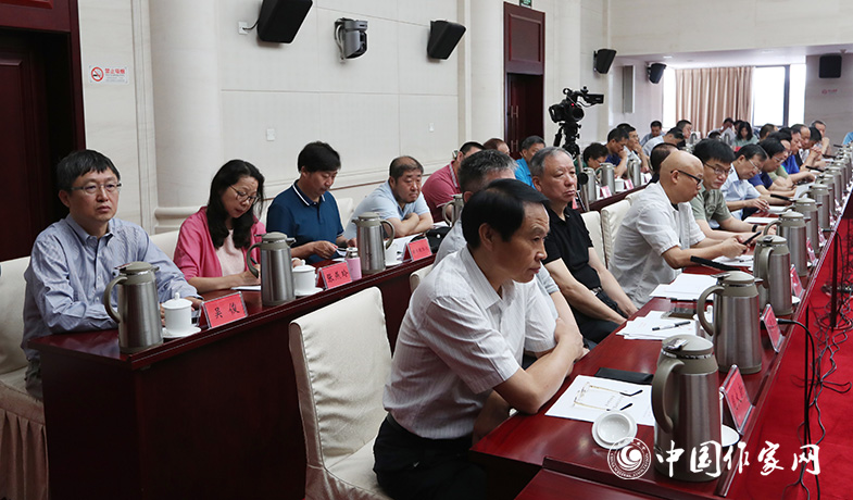 7月28日，第七屆魯迅文學(xué)獎(jiǎng)各評委會全體會現(xiàn)場