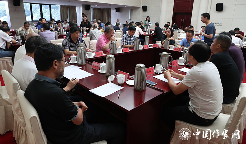 8月11日，第七屆魯迅文學(xué)獎(jiǎng)終評會投票現(xiàn)場