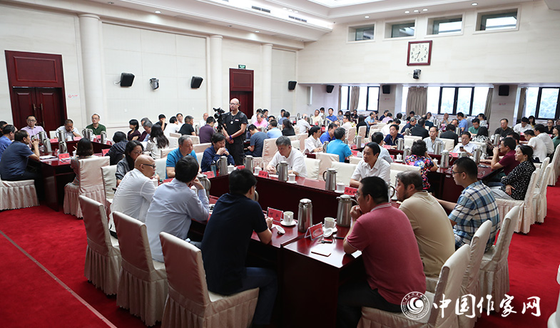 8月11日，第七屆魯迅文學(xué)獎(jiǎng)終評會投票現(xiàn)場