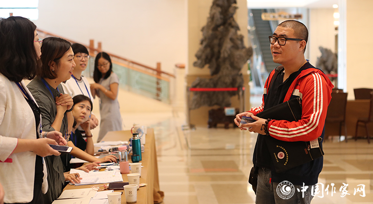 石一楓到達(dá)會(huì)場