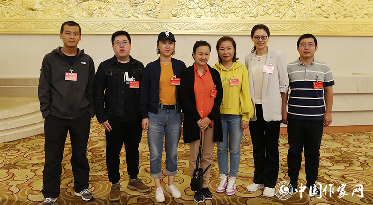 來，合個(gè)影吧！