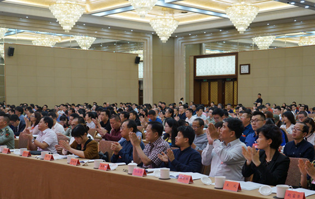 與會(huì)代表在開幕式現(xiàn)場