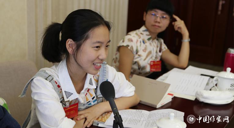 本次青創(chuàng)會(huì)最年輕代表汪蘆川在分組討論會(huì)場發(fā)言