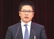 靜夜寄思：勇立時(shí)代潮頭，講好中國故事　　文學(xué)創(chuàng)作沒有捷徑可走，唯有十年磨一劍的堅(jiān)持，才能在鍛煉自己錘煉出真正的精品。[詳細(xì)]