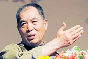 獲獎(jiǎng)作品：《人世間》作者：梁曉聲         獲獎(jiǎng)感言　　文學(xué)只不過(guò)是文學(xué)，并不等同于文化，也不約等于。但文學(xué)是其它各藝術(shù)門(mén)類(lèi)的酵母，“文藝”二字注釋了此種關(guān)系。若將文藝從文化內(nèi)涵中剝離出來(lái)，文化便很容易成為束之高閣的學(xué)問(wèn)，結(jié)果對(duì)于最廣大的人們失去了感染力。用時(shí)下流行的說(shuō)法那就是——“不接地氣”了。中國(guó)的文化在影響世道人心方面，責(zé)任格外沉重。正如張載的名言所說(shuō)，“為天地立心，為生民立命，為往圣繼絕學(xué)，為萬(wàn)世開(kāi)太平”——這是多么莊嚴(yán)正大的信念。