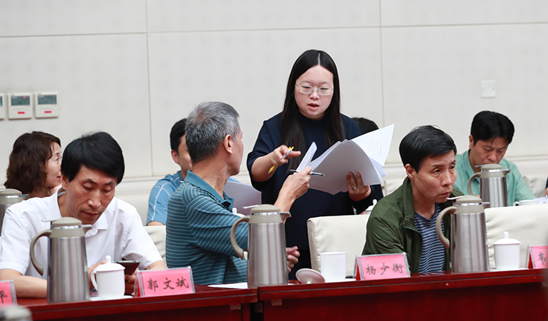 聯(lián)絡(luò)員分發(fā)、清點(diǎn)選票