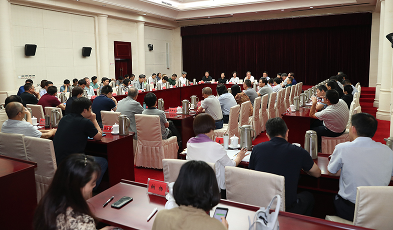 8月16日，第十屆茅盾文學(xué)獎(jiǎng)在北京揭曉