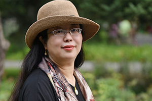 翻譯獎：蒙古文譯漢文作者：哈森（蒙古族）         獲獎感言　　作為一名翻譯，我是無限忠于原著的那一個。文學翻譯不是用另一種語言講述另一個語言的故事那么簡單。須準確譯出原文內(nèi)容的同時，還要完好地展示原作風格。這也就是嚴復闡明的“信、達、雅”之于我的追求。我是幸運的。作為一名職業(yè)翻譯，慶幸翻譯事業(yè)是我一生無悔的選擇……