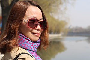 散文獎：《陪審員手記》作者：朝顏(畬族)         獲獎感言　　十年的光陰，從無意識的寫作進入自覺的寫作，閱讀、生活、探尋、思考，幾乎每一天都是累積和做功課的一部分。如果說最初的創(chuàng)作更多來源于表達的沖動，那么最近幾年，則應該歸結于向內(nèi)深刻思慮之后，向外尋求用文字與人世搭建一座橋梁……