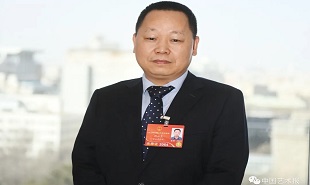 全國(guó)人大代表、民進(jìn)重慶市委會(huì)副主委、重慶出版集團(tuán)副總編輯別必亮