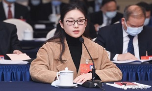 全國(guó)人大代表、廣東粵劇院院長(zhǎng)曾小敏