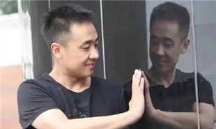 所謂先鋒，或?qū)⑹桥f的棄物 