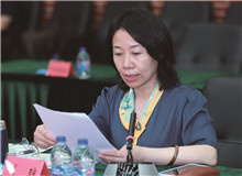 劉瓊：《講話》的立場(chǎng)、態(tài)度和文藝觀“為什么人的問題，是一個(gè)根本的問題，原則的問題”“必須明確地徹底地解決它”。[詳細(xì)]