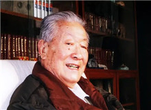 【劉白羽】	張昆華丨《馮牧與劉白羽》；	范詠戈丨《一部關(guān)于戰(zhàn)爭靈魂的詩意長篇》。