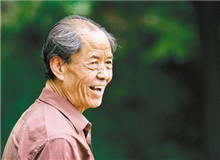 【陳忠實】	李國平丨《陳忠實：將自己滾燙的手指按在時代的脈搏上》；	邢小利丨《現(xiàn)實主義：從柳青到陳忠實》。