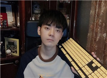 枯玄：網(wǎng)文漫改，好“?！北Ｊ烀芗耐婀Ｒ约皩F(xiàn)實(shí)生活的熱點(diǎn)時(shí)事改編成段子融合進(jìn)我的小說(shuō)中……[詳細(xì)]