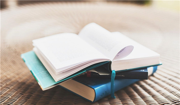 “報告！文學之夜來了！”