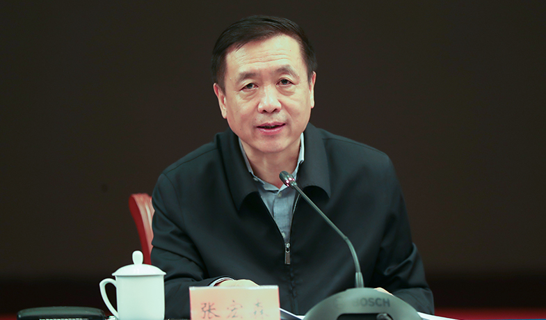 中國作協(xié)黨組書記、副主席張宏森主持座談會