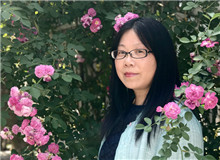 葉彌談孔燕妮：一個(gè)真正的女人是為愛(ài)而生的　　35歲這個(gè)年齡是屬于不上不下的，她既沒(méi)有那么年輕，但是又不是那么衰老。[詳細(xì)]