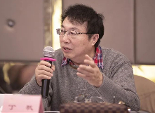 丁　帆：觸碰中國(guó)鄉(xiāng)土小說(shuō)史詩(shī)的書(shū)寫(xiě)　　真善美與假惡丑在中原鄉(xiāng)土大地上交鋒于無(wú)形、無(wú)聲、無(wú)相之中。[詳細(xì)]