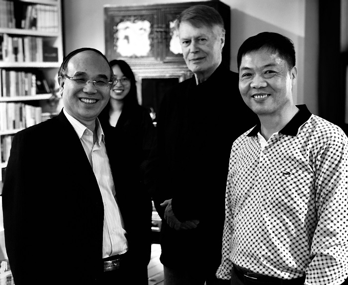 第一排右起：王理行，勒克萊齊奧，許鈞