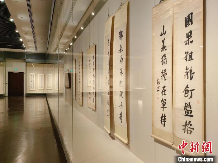 《歷史的星辰——近現(xiàn)代海派書法大展》在中華藝術(shù)宮(上海美術(shù)館)展出?！　≈腥A藝術(shù)宮 供圖