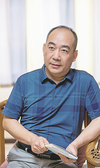 桫欏（《詩(shī)選刊》主編、中國(guó)作協(xié)網(wǎng)絡(luò)文學(xué)委員會(huì)委員）