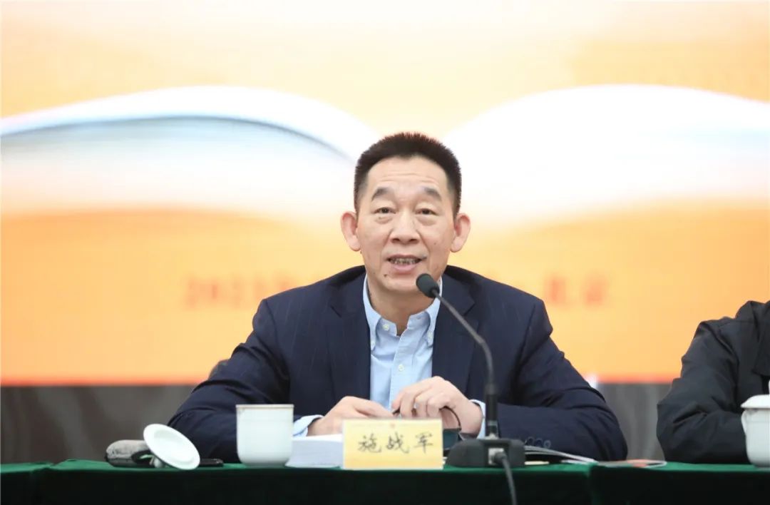 中國作協(xié)黨組成員、書記處書記施戰(zhàn)軍主持活動(dòng)