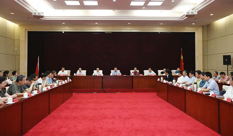 8月11日，第十一屆茅盾文學(xué)獎(jiǎng)終評(píng)會(huì)現(xiàn)場