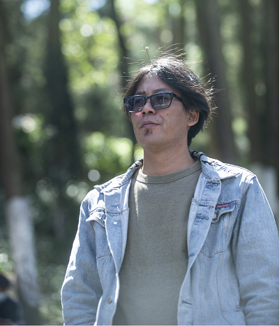 作 者：周明全，復旦大學中文系2022級中國現(xiàn)當代文學博士研究生，《大家》雜志主編。著有《隱藏的鋒芒》《“80后”批評家的槍和玫瑰》《70后批評家的聲音》等；與陳思和共同主編《“80后”批評家文叢》《70后批評家文叢》，主編《當代著名學者研究資料叢書》等。曾獲第十四屆中國當代文學研究優(yōu)秀成果獎、《文學報·新批評》2015年度優(yōu)秀評論新人獎特別獎、2020年南方文學盛典年度批評家等。