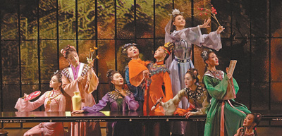 江蘇大劇院原創(chuàng)民族舞劇《紅樓夢(mèng)》劇照。  　　祖忠人攝