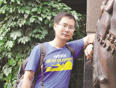 科幻作家，短篇小說(shuō)《地下角斗場(chǎng)》《風(fēng)蜃子》入選《驚奇物語(yǔ)》小說(shuō)集。多篇科幻小說(shuō)刊載于科幻故事空間站、小科幻APP和“蝌蚪五線譜”網(wǎng)站。