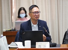 陳河長(zhǎng)篇小說(shuō)《誤入孤城》研討會(huì)在北京舉行11月23日，由《十月》雜志社、北京十月文藝出版社主辦的“陳河長(zhǎng)篇小說(shuō)《誤入孤城》研討會(huì)”在北京出版集團(tuán)舉行。 [詳細(xì)]