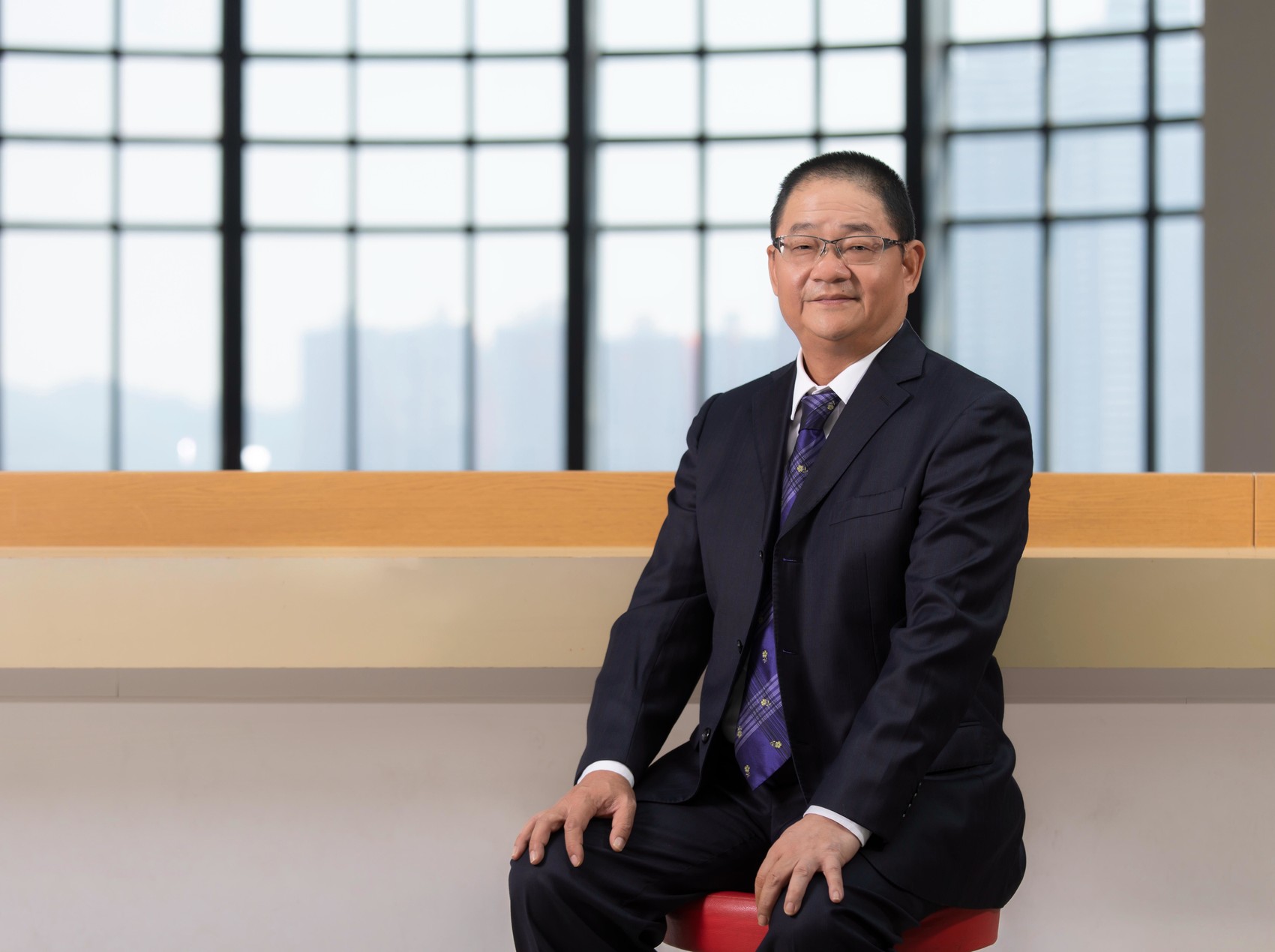 吳志良，澳門基金會行政委員會主席、澳門文化界聯(lián)合總會會長、澳門學(xué)者同盟主席、歷史文化工作委員會主席以及澳門大學(xué)客座教授。任全國政協(xié)文化文史和學(xué)習(xí)委員會副主任、全國港澳研究會顧問、中華海外聯(lián)誼會常務(wù)理事、中國作家協(xié)會全國委員會委員、中國文學(xué)藝術(shù)基金會理事、中華文學(xué)基金會理事以及北京外國語大學(xué)名譽(yù)教授。主要從事澳門歷史與政治研究，代表性著作有《澳門政治制度史》《東西交匯看澳門》及《悅讀澳門》等。