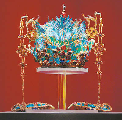 明代六龍三鳳冠（復(fù)制品）。 　　動(dòng)脈影攝