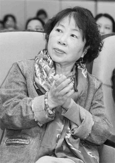 王旭烽，浙江農(nóng)林大學(xué)茶文化教授