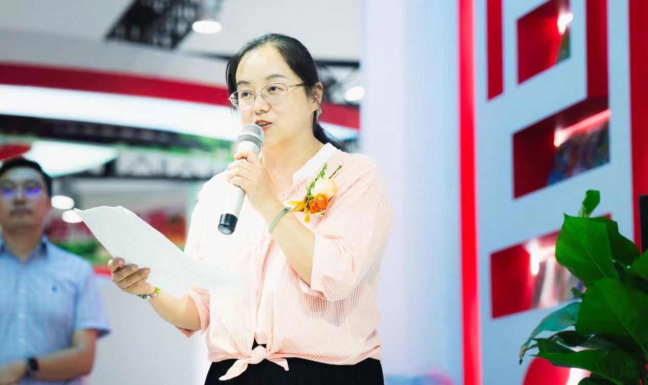 晨光出版社副社長(zhǎng)楊蔚婷致辭